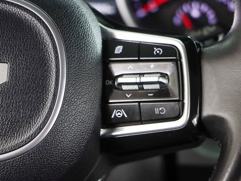 Used 2024 Kia Carnival LX image 14