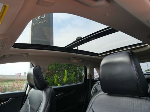 Used 2022 Lincoln Nautilus Reserve w/ Equipment Group 201A image 20