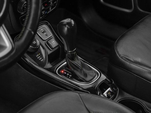 Used 2018 Jeep Compass Limited w/ Navigation Group image 22