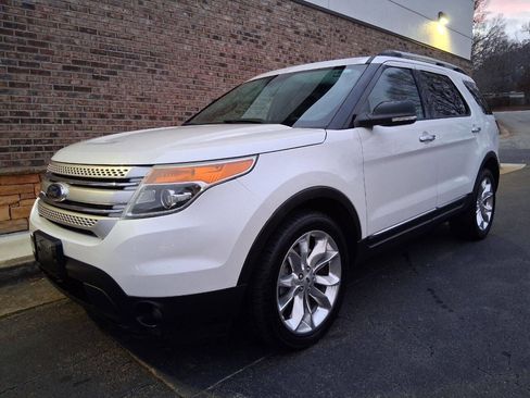 Used 2015 Ford Explorer XLT w/ Equipment Group 202A image 1