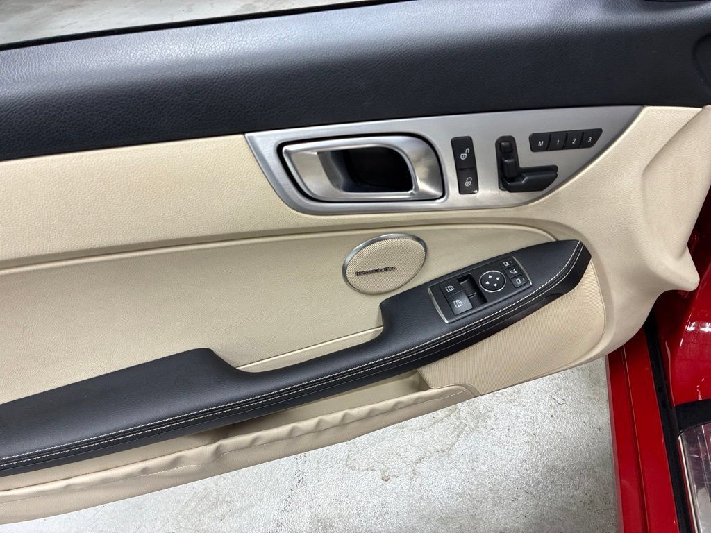 Used 2014 Mercedes-Benz SLK 250 image 24