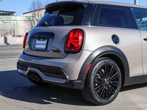 Used 2023 MINI Cooper S FWD image 12