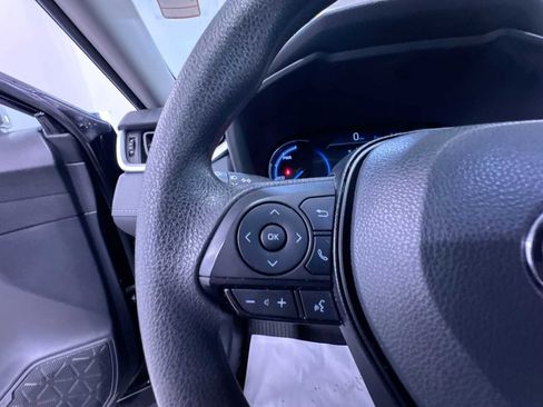 Used 2025 Toyota RAV4 XLE image 20