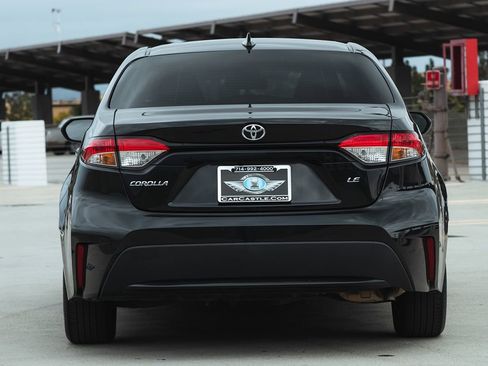Used 2021 Toyota Corolla LE w/ Carpet Mat Package (TMS) image 7