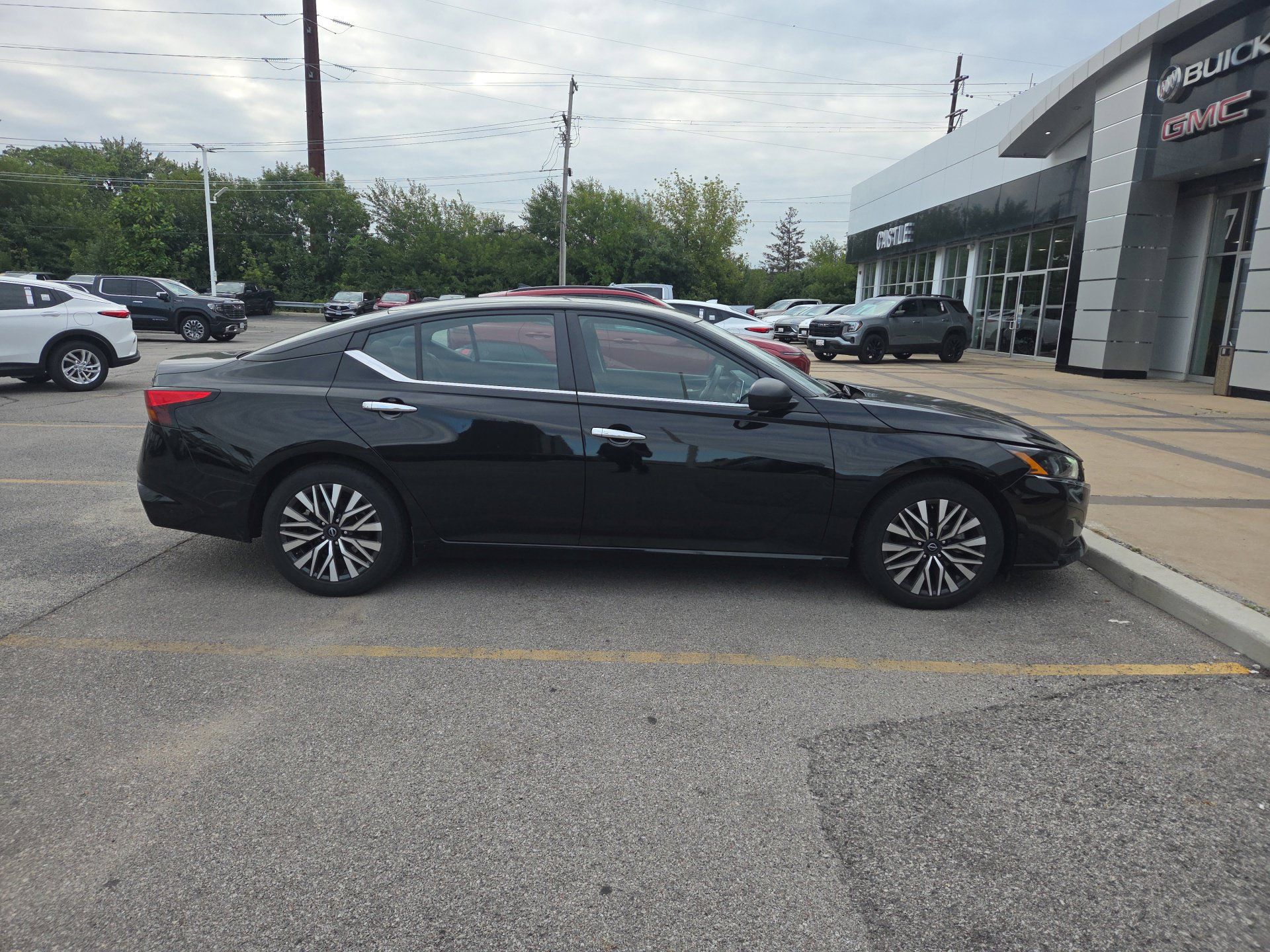 Used 2024 Nissan Altima 2.5 SV FWD image 4