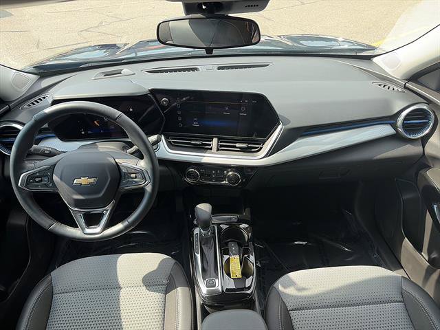 Certified 2024 Chevrolet Trax LT w/ Driver Confidence Package FWD image 12