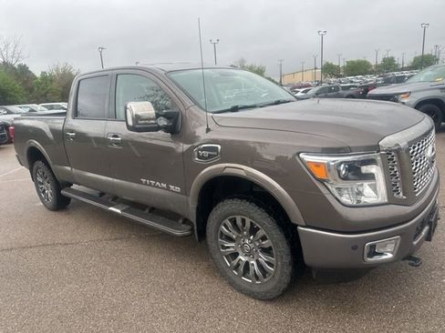 Used 2016 Nissan Titan Platinum Reserve image 4