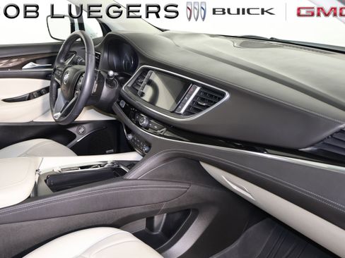 Used 2023 Buick Enclave Avenir w/ Avenir Technology Package image 22