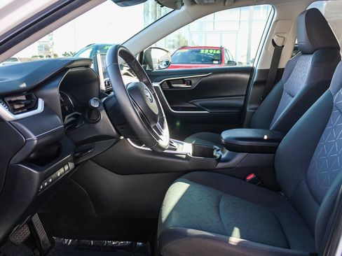 Used 2023 Toyota RAV4 XLE image 19