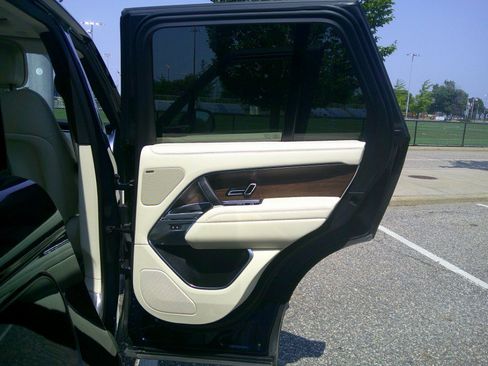 Used 2023 Land Rover Range Rover SE AWD/4WD image 56