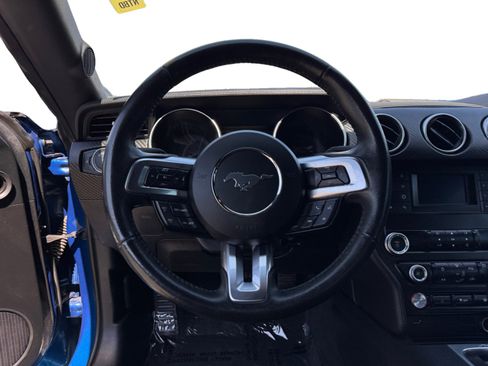 Used 2022 Ford Mustang Coupe RWD image 12
