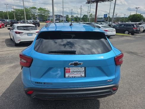 Used 2025 Chevrolet Trax RS w/ Driver Confidence Package FWD image 5
