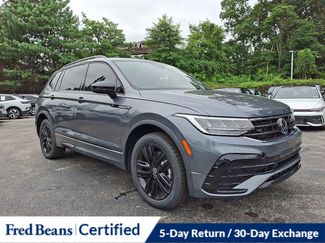 Used 2022 Volkswagen Tiguan SE R-Line image 1