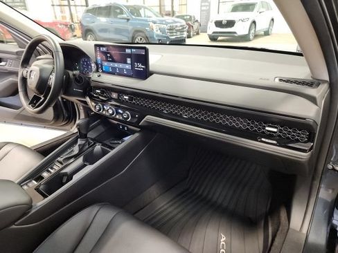 Used 2024 Honda Accord EX-L image 31