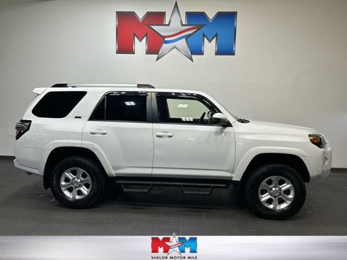 Used 2021 Toyota 4Runner SR5 AWD/4WD image 1