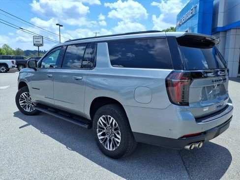 Certified 2025 Chevrolet Suburban Z71 AWD/4WD image 6
