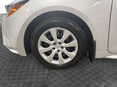 Used 2025 Toyota Corolla LE FWD image 15