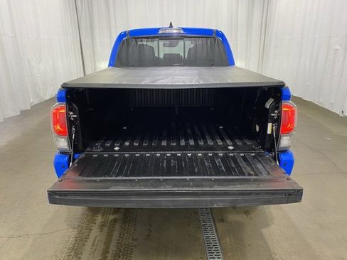 Used 2020 Toyota Tacoma TRD Off-Road image 12