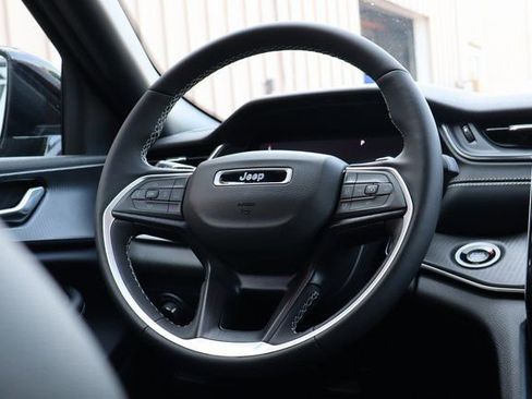 New 2025 Jeep Grand Cherokee Altitude w/ Trailer Tow Package image 41