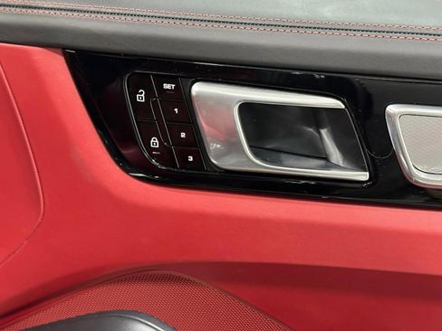 Used 2021 Porsche Cayenne S image 19