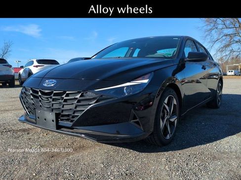 Used 2023 Hyundai Elantra SEL w/ Convenience Package image 9