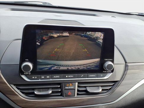 Used 2023 Nissan Altima 2.5 SV image 18