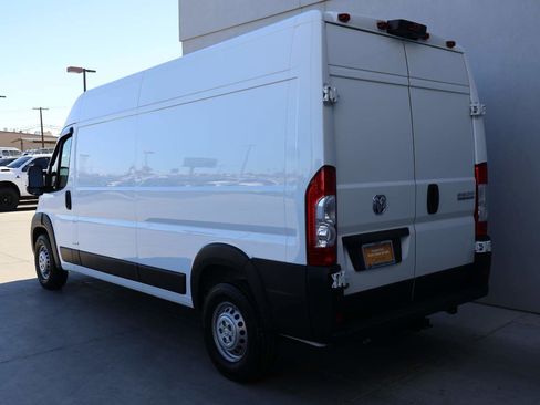 Used 2024 RAM ProMaster 2500 w/ Convenience Group image 3
