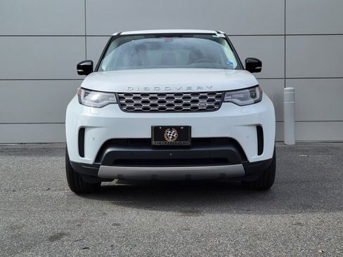 Used 2024 Land Rover Discovery S image 7