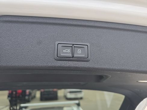 Used 2019 Audi A4 2.0T allroad Premium Plus AWD/4WD image 7