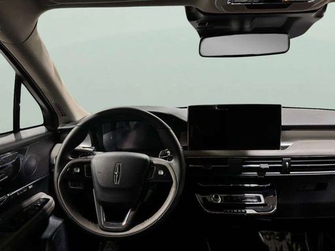 Certified 2025 Lincoln Corsair AWD image 19