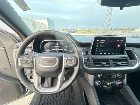 Used 2024 GMC Yukon XL SLE w/ Gmc Pro Safety Plus Package image 11