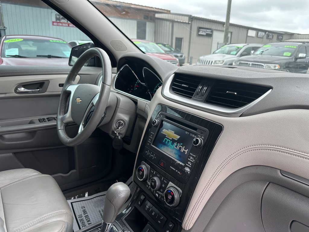 Used 2016 Chevrolet Traverse LT FWD image 8