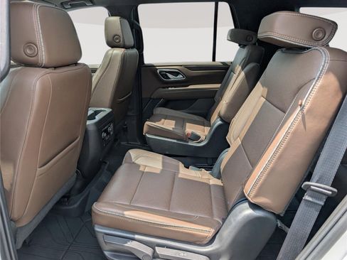 Used 2023 Chevrolet Tahoe High Country AWD/4WD image 18