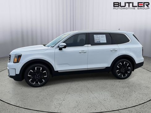 Used 2024 Kia Telluride SX w/ Towing Package FWD image 3