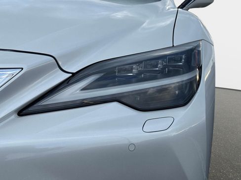 Used 2022 Lexus LS 500 w/ Interior Upgrade Package image 9