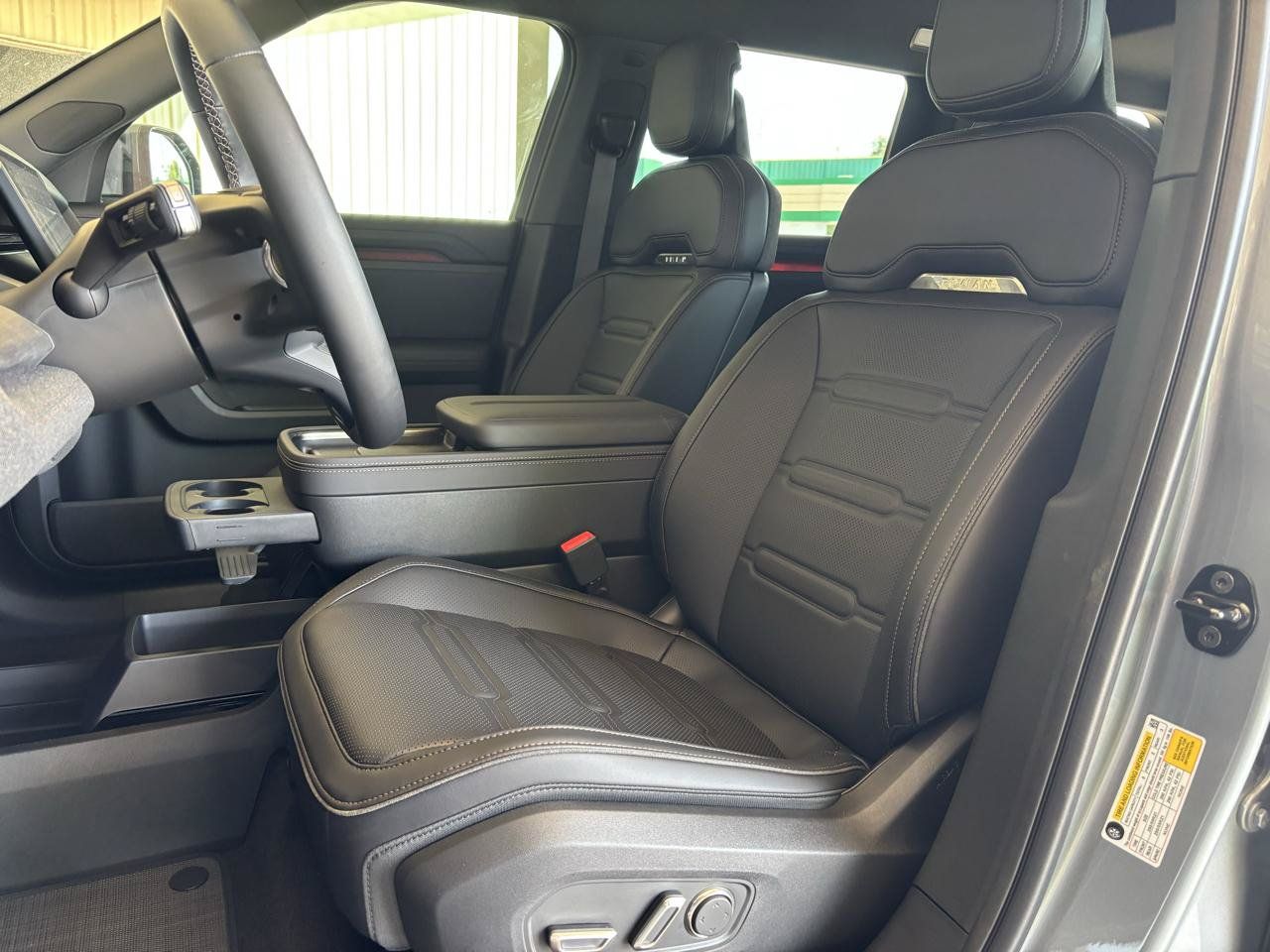 Used 2027 Rivian R2 Performance Dual AWD/4WD image 14