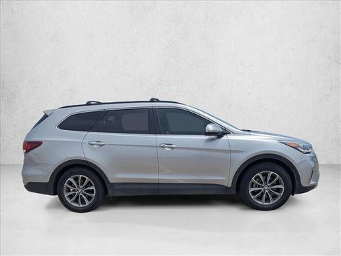 Used 2019 Hyundai Santa Fe XL SE w/ SE Premium Package 02 FWD image 4