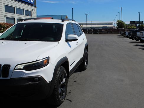 Used 2019 Jeep Cherokee Sport AWD/4WD image 12
