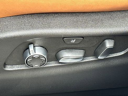 Used 2025 Cadillac XT4 Premium Luxury w/ Technology Package image 41