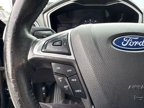 Used 2016 Ford Fusion SE FWD image 22