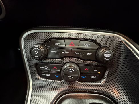 Used 2018 Dodge Challenger GT w/ Driver Convenience Group AWD/4WD image 20