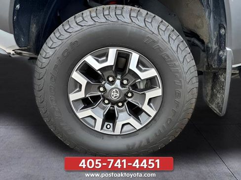 Used 2021 Toyota Tacoma TRD Off-Road w/ TRD Premium Off Road Package AWD/4WD image 38