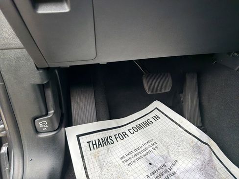 Used 2021 Ford Explorer XLT w/ Equipment Group 202A image 24