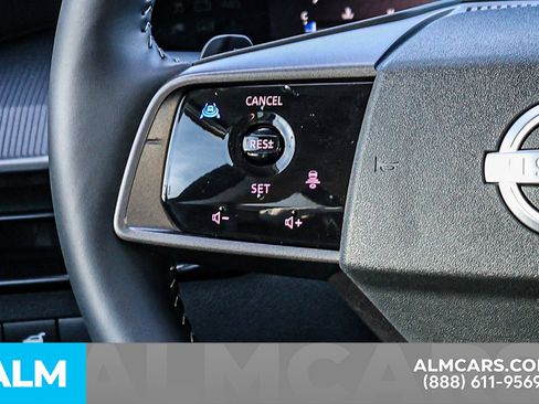 Certified 2025 Nissan Murano SV image 30