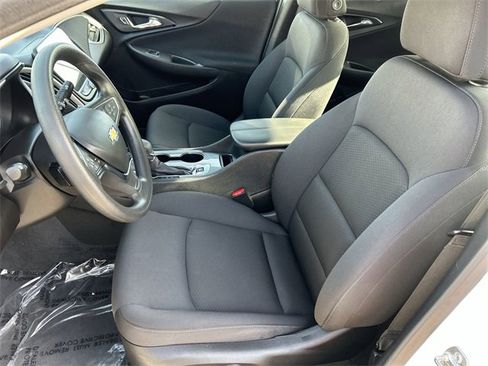 Used 2025 Chevrolet Malibu LT image 18