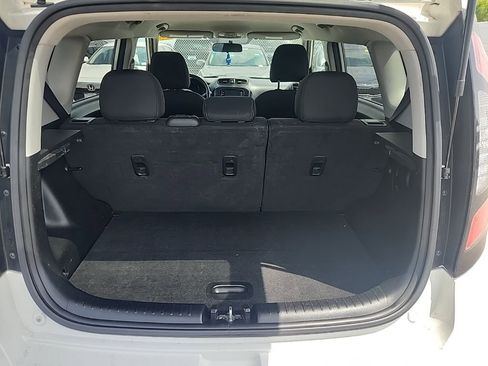 Used 2017 Kia Soul + FWD image 18
