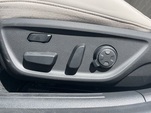 Used 2025 Genesis G70 3.3T Advanced w/ Sport Prestige Package image 15