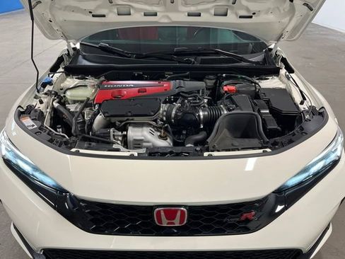 Used 2023 Honda Civic Type R image 9
