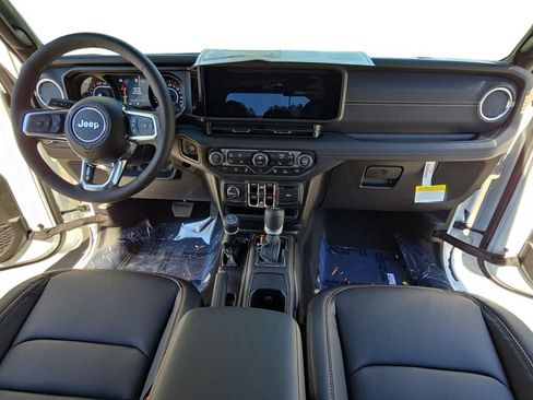 New 2026 Jeep Wrangler Unlimited Sahara AWD/4WD image 9