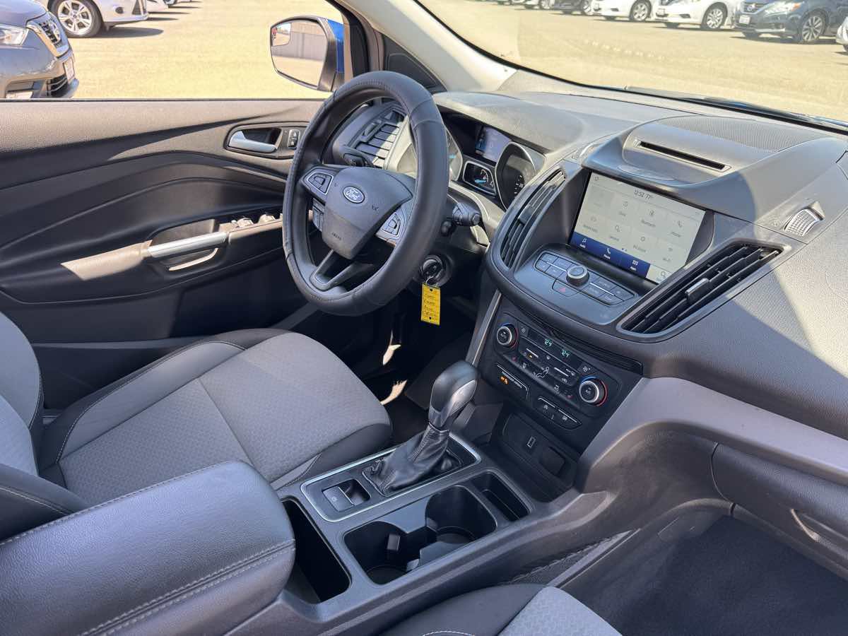 Used 2018 Ford Escape SE w/ SE Sync 3 Package AWD/4WD image 14